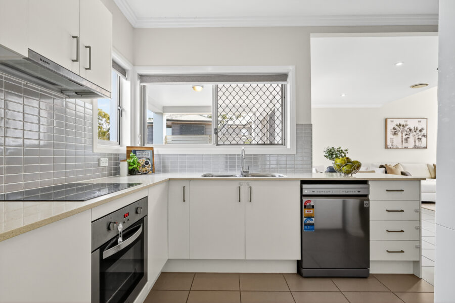 28/5 Pine Valley Dr Joyner , QLD 4500 Australia