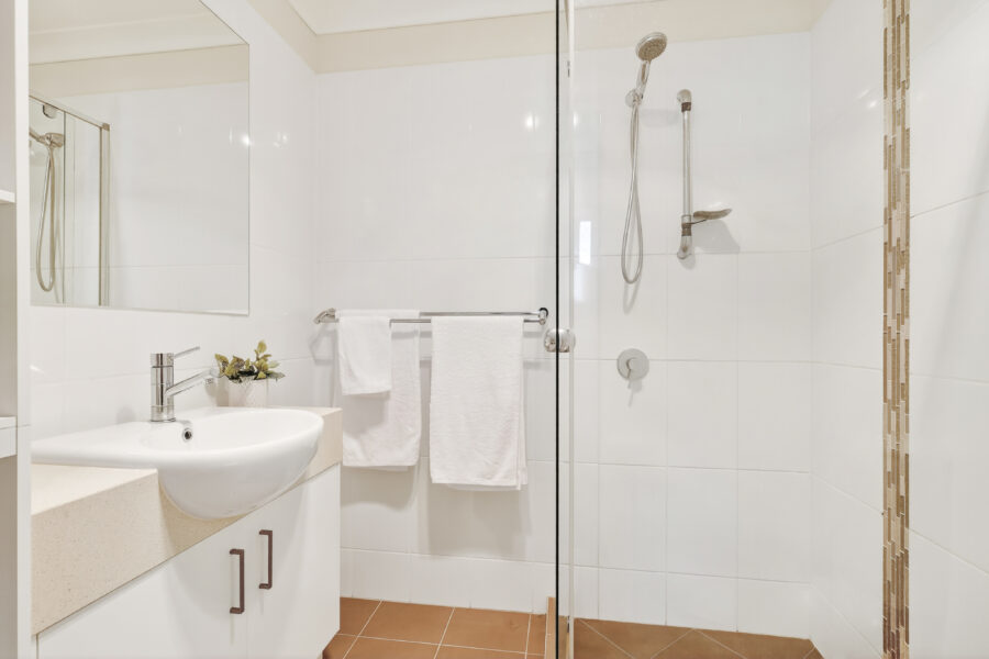 28/5 Pine Valley Dr Joyner , QLD 4500 Australia