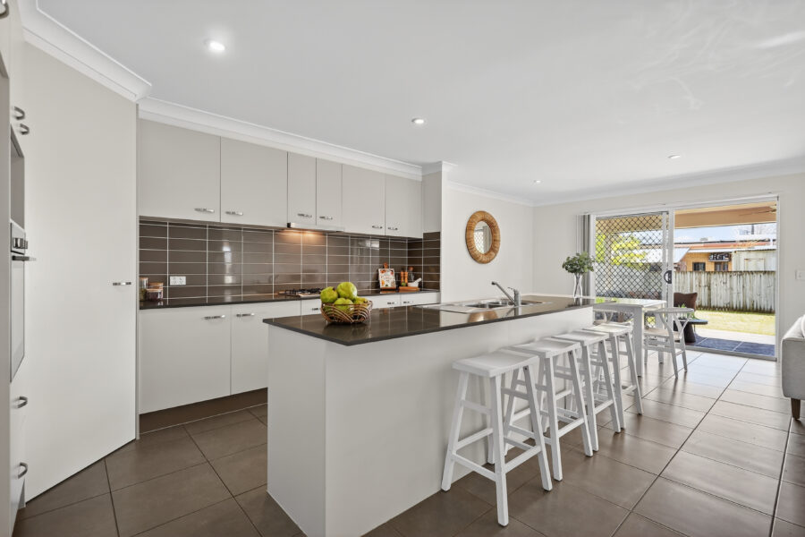 27 Berrimilla Street Manly West , QLD 4179 