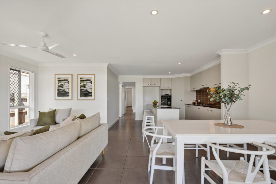 27 Berrimilla Street Manly West , QLD 4179 
