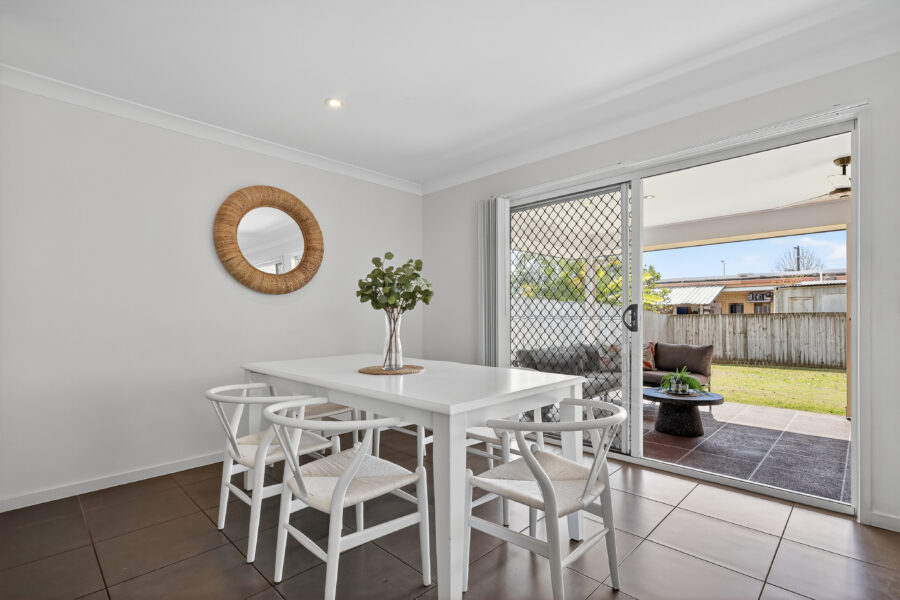 27 Berrimilla Street Manly West , QLD 4179 