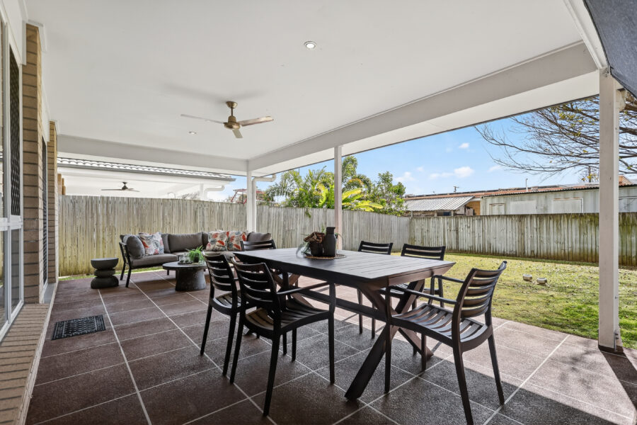 27 Berrimilla Street Manly West , QLD 4179 