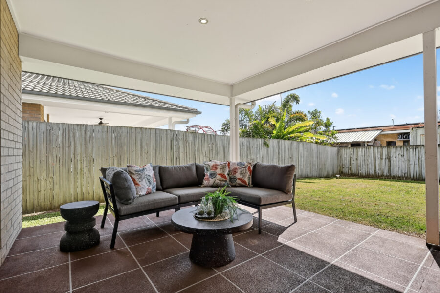 27 Berrimilla Street Manly West , QLD 4179 