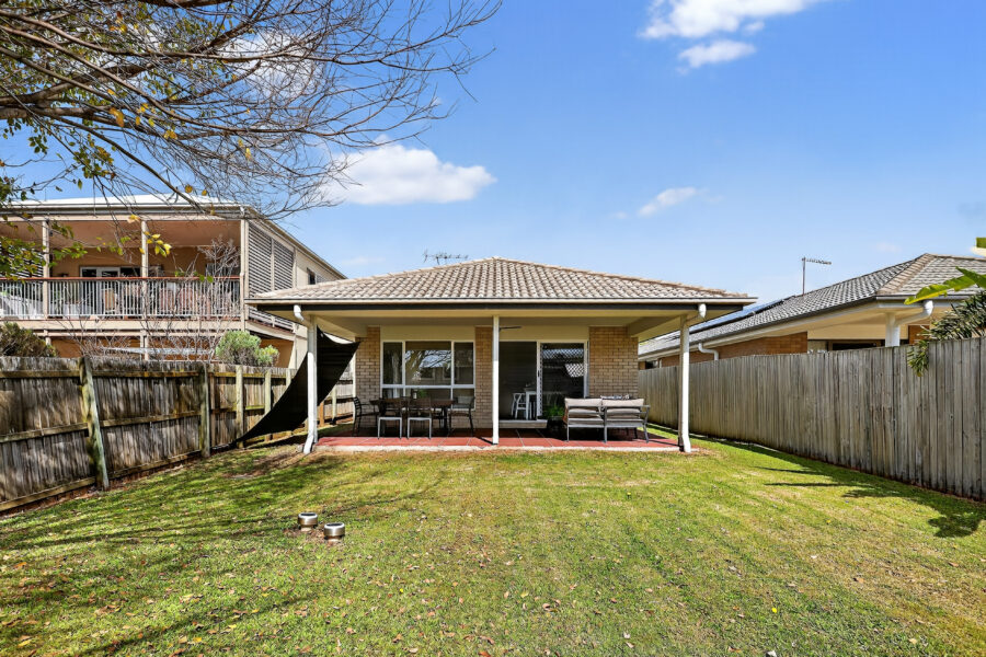 27 Berrimilla Street Manly West , QLD 4179 