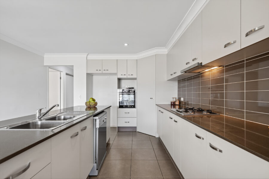 27 Berrimilla Street Manly West , QLD 4179 