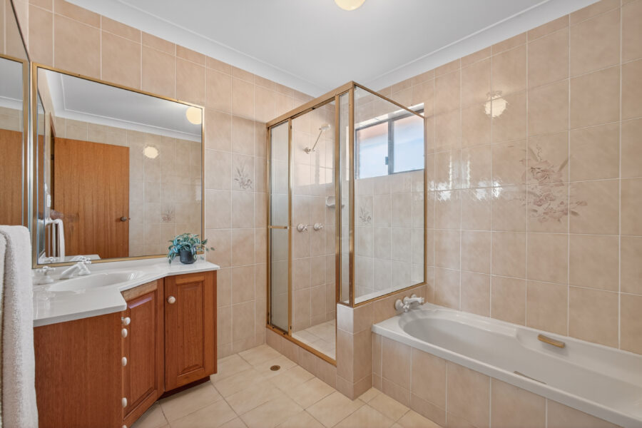 23 Loren St Stafford Heights , QLD 4053 Australia