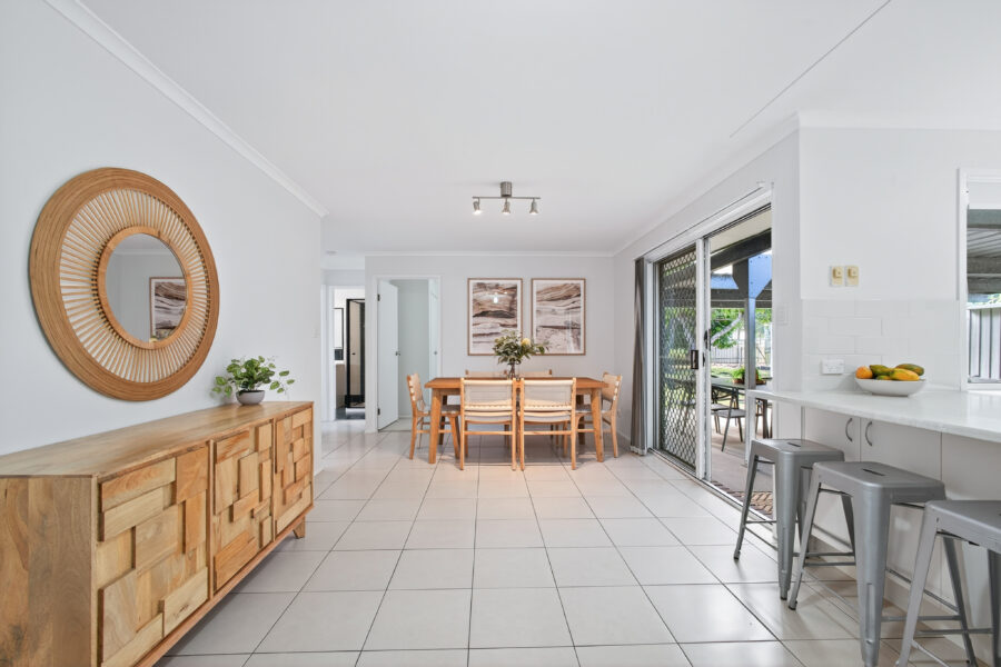 73 Highbury Dr Redbank Plains , QLD 4301 Australia