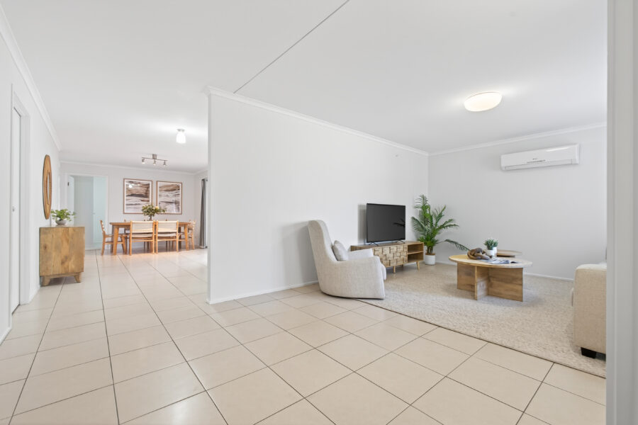 73 Highbury Dr Redbank Plains , QLD 4301 Australia