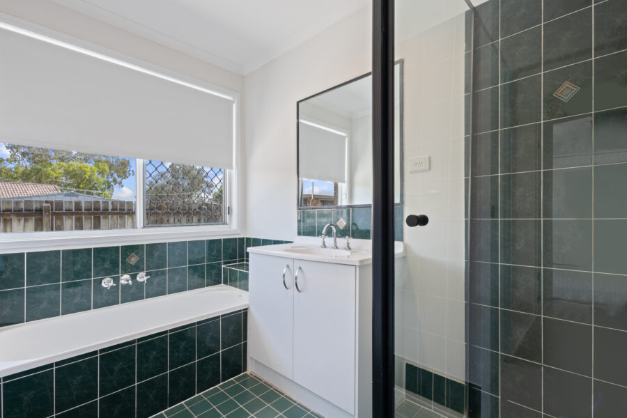 73 Highbury Dr Redbank Plains , QLD 4301 Australia