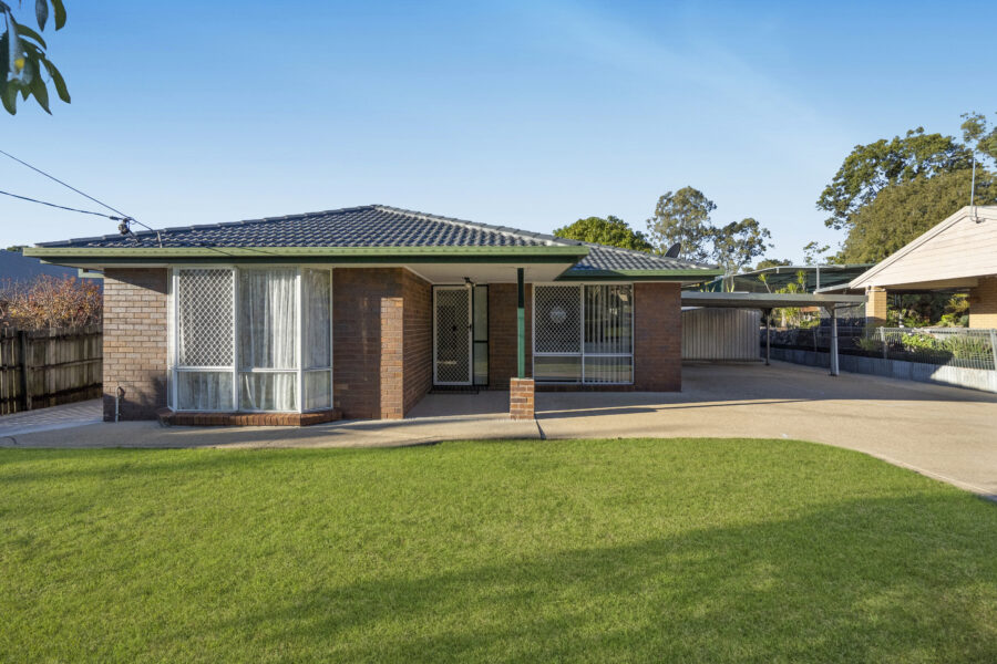 73 Highbury Dr Redbank Plains , QLD 4301 Australia