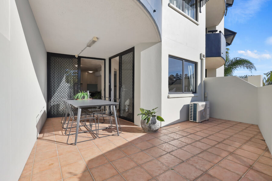 4/12 Sheehan St Milton , QLD 4064 Australia