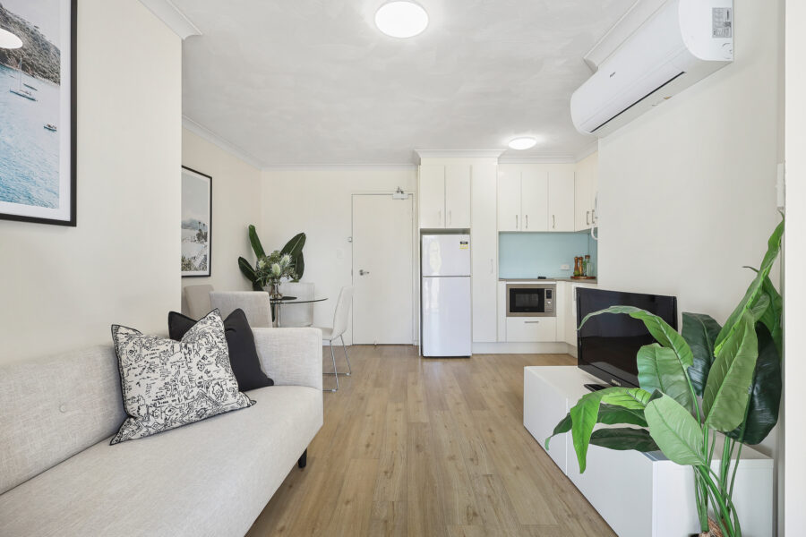 4/12 Sheehan St Milton , QLD 4064 Australia