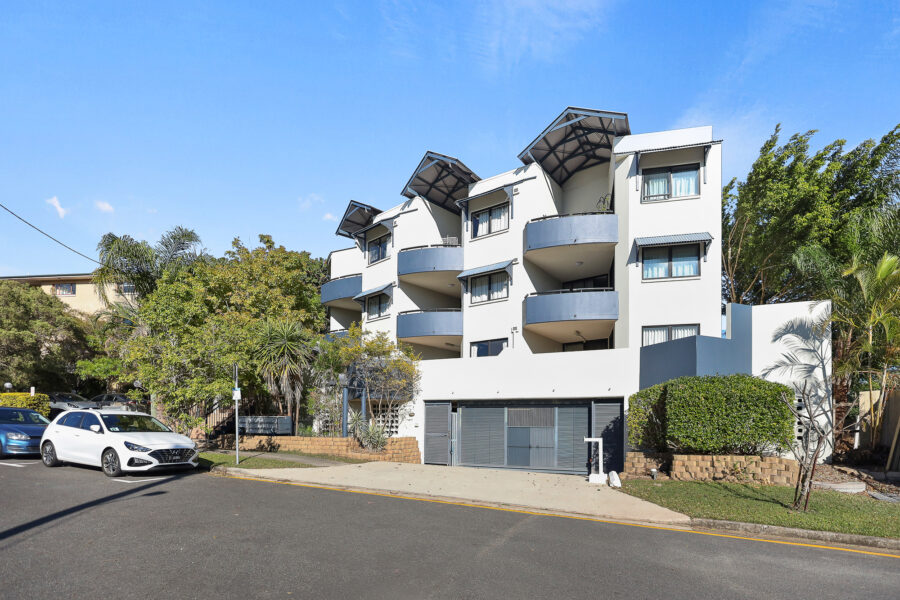 4/12 Sheehan St Milton , QLD 4064 Australia