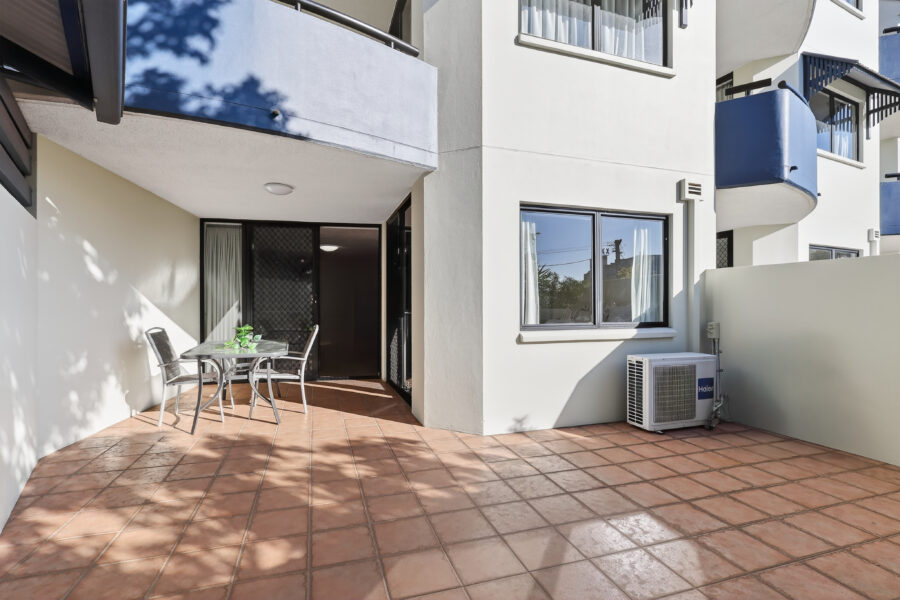 3/12 Sheehan St Milton , QLD 4064 Australia
