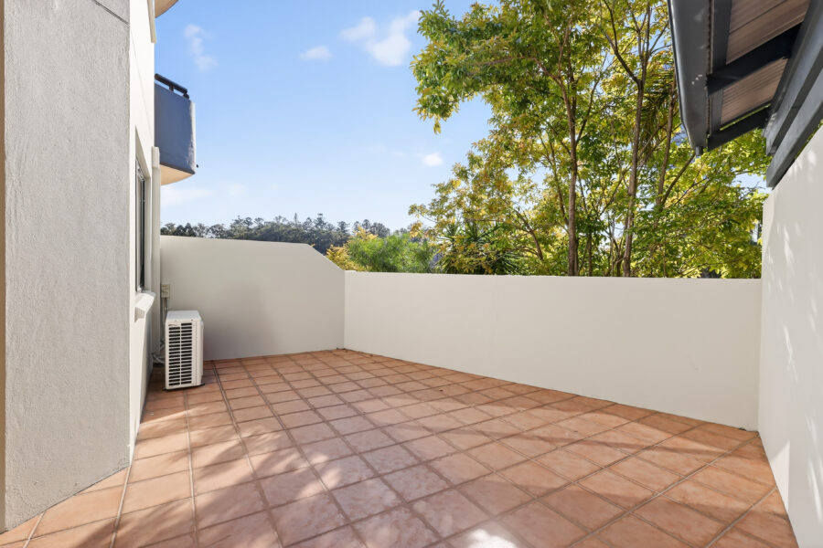 3/12 Sheehan St Milton , QLD 4064 Australia