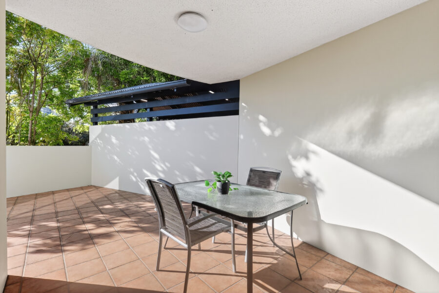 3/12 Sheehan St Milton , QLD 4064 Australia