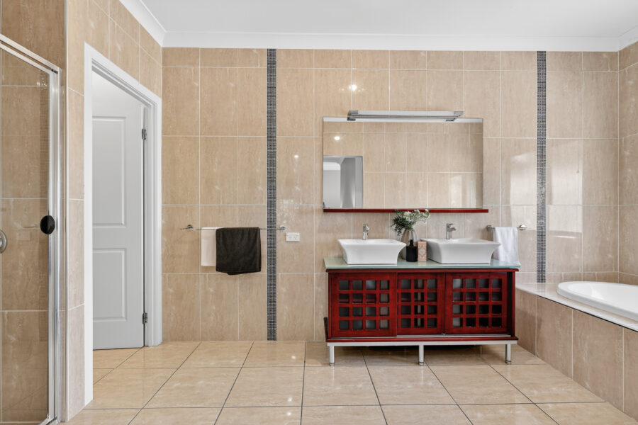  89 Seventeen Mile Rocks Road OXLEY , QLD 4075 