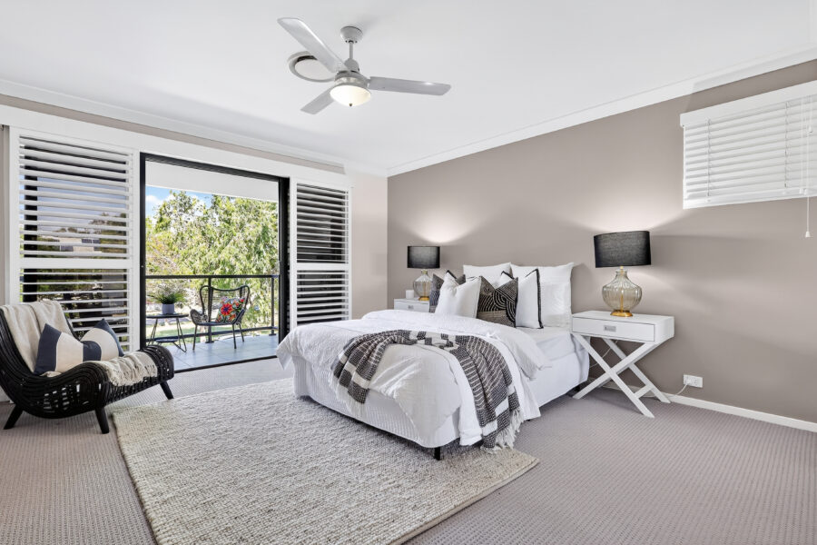 6 Augusta Cres Mount Ommaney , QLD 4074 Australia