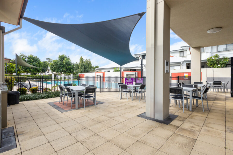 6 Augusta Cres Mount Ommaney , QLD 4074 Australia