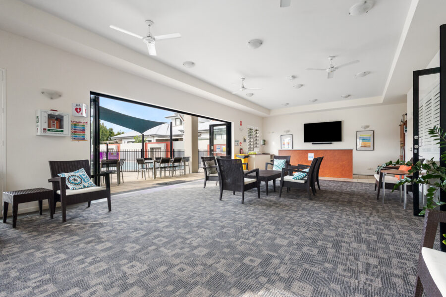 6 Augusta Cres Mount Ommaney , QLD 4074 Australia