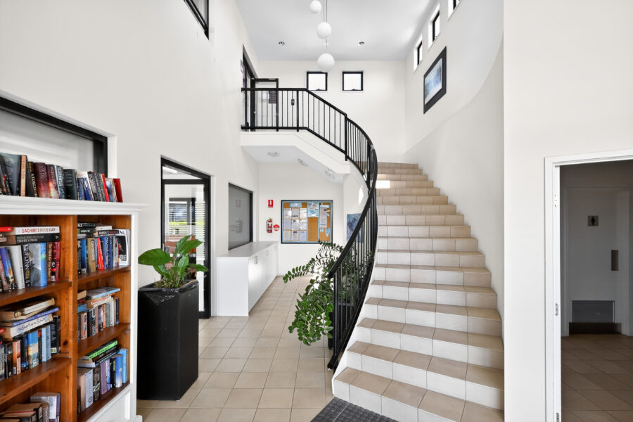 6 Augusta Cres Mount Ommaney , QLD 4074 Australia