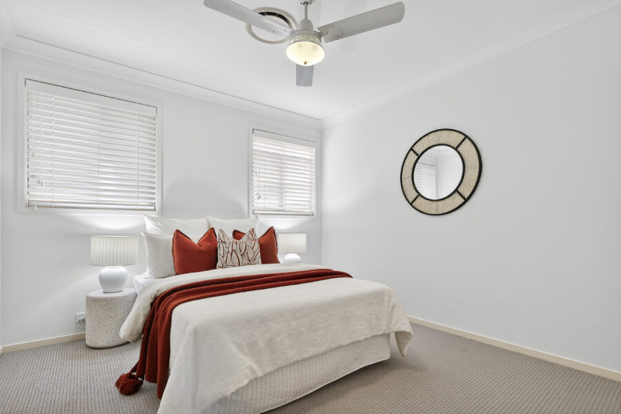 6 Augusta Cres Mount Ommaney , QLD 4074 Australia