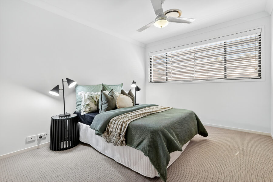 6 Augusta Cres Mount Ommaney , QLD 4074 Australia