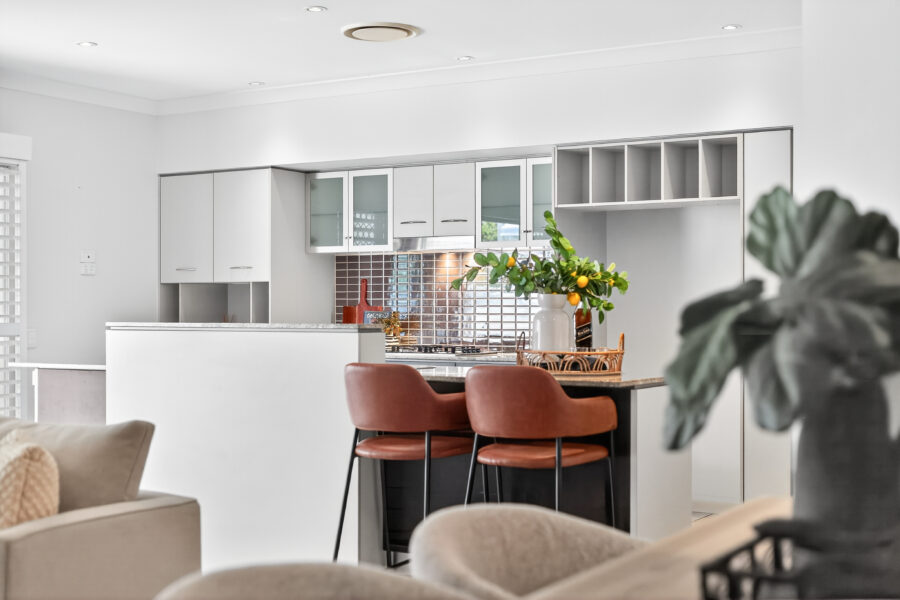 6 Augusta Cres Mount Ommaney , QLD 4074 Australia