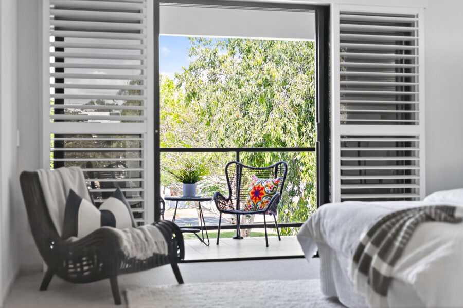 6 Augusta Cres Mount Ommaney , QLD 4074 Australia