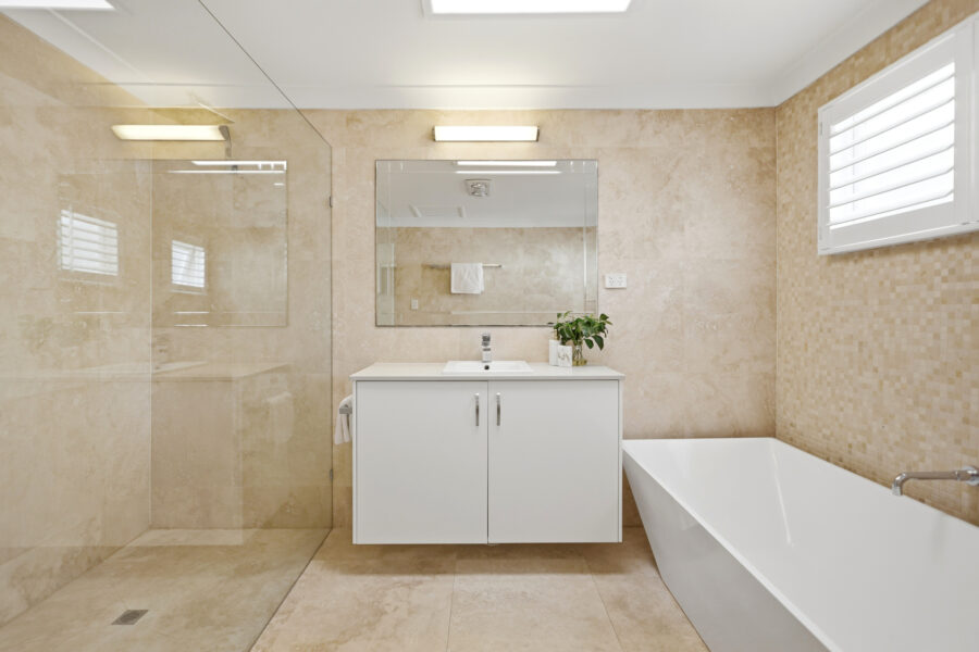 4 Jenee Street Jindalee , QLD 4074 Australia