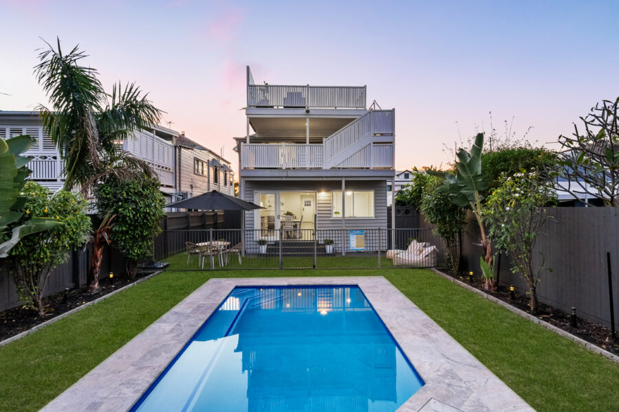 10 Cedar St Wynnum , QLD 4178 Australia
