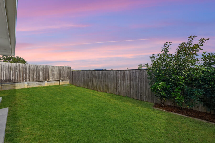 4 Carnarvon Dr South Ripley , QLD 4306 Australia