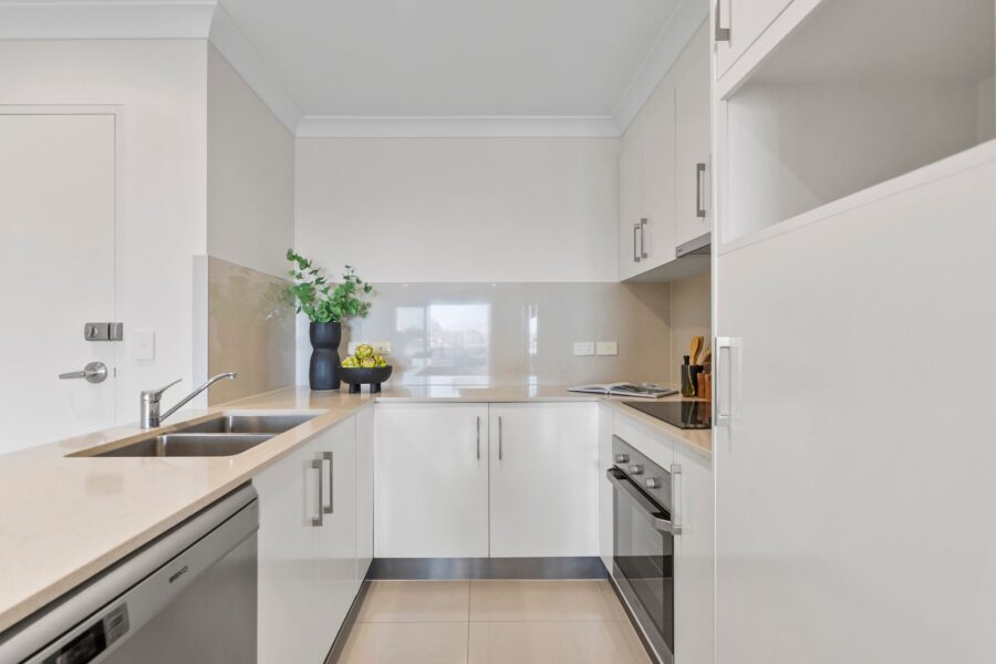 6/45 Hill Crescent CARINA HEIGHTS , QLD 4152 AU