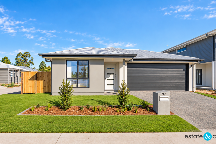 37/31 Miller Boulevard LAWNTON , QLD 4501 AU