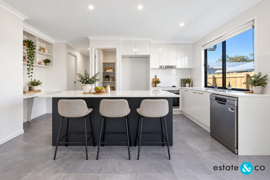 37/31 Miller Boulevard LAWNTON , QLD 4501 AU