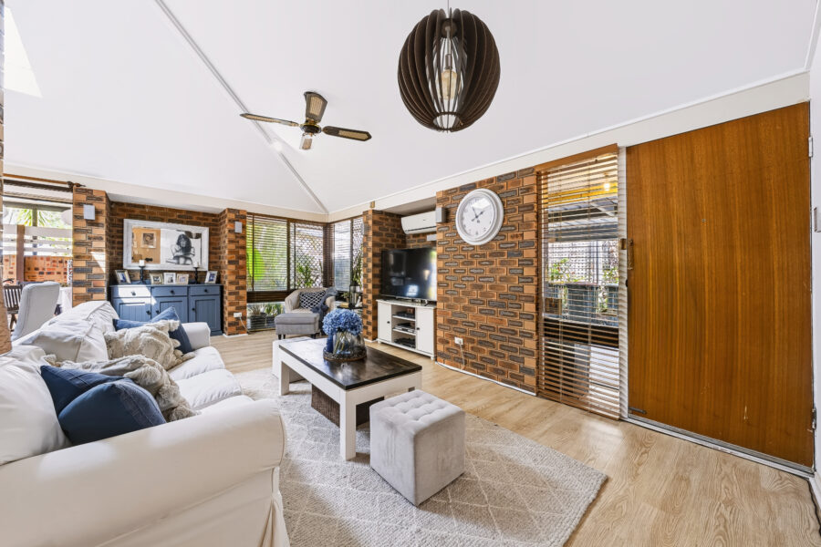9 Kybean St RIVERHILLS , QLD 4074 AU