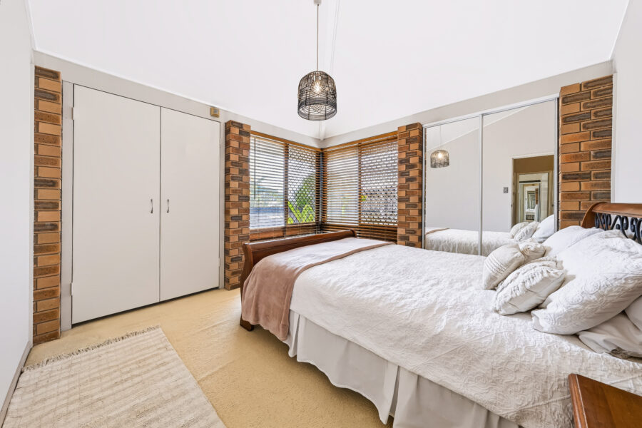9 Kybean St RIVERHILLS , QLD 4074 AU