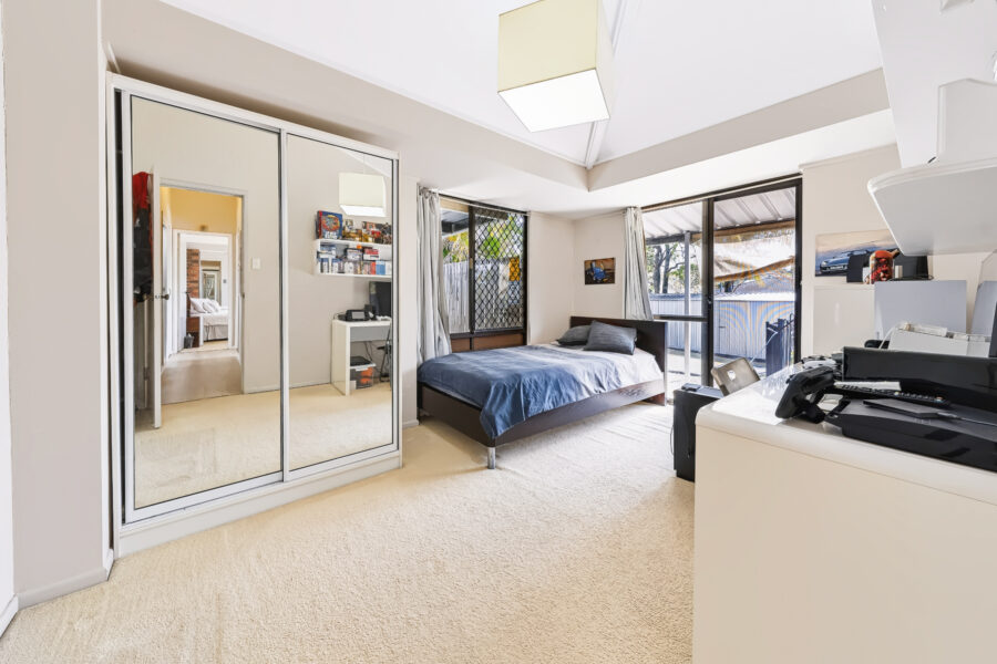 9 Kybean St RIVERHILLS , QLD 4074 AU