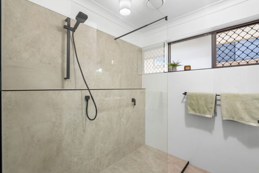 6 Goldwyn Street MCDOWALL , QLD 4053 AU